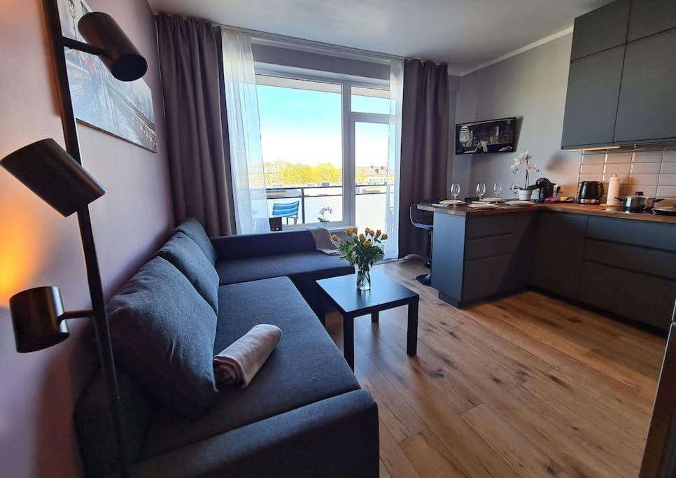 Stylish Apartment With Parking & Spacious Balcony Riga Dış mekan fotoğraf