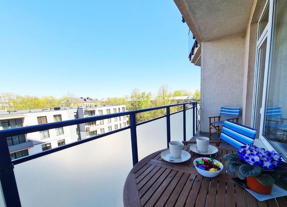 Stylish Apartment With Parking & Spacious Balcony Riga Dış mekan fotoğraf